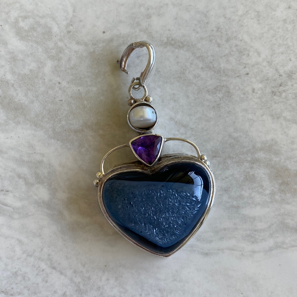 Perl amethyst and black quartz druzy pendant